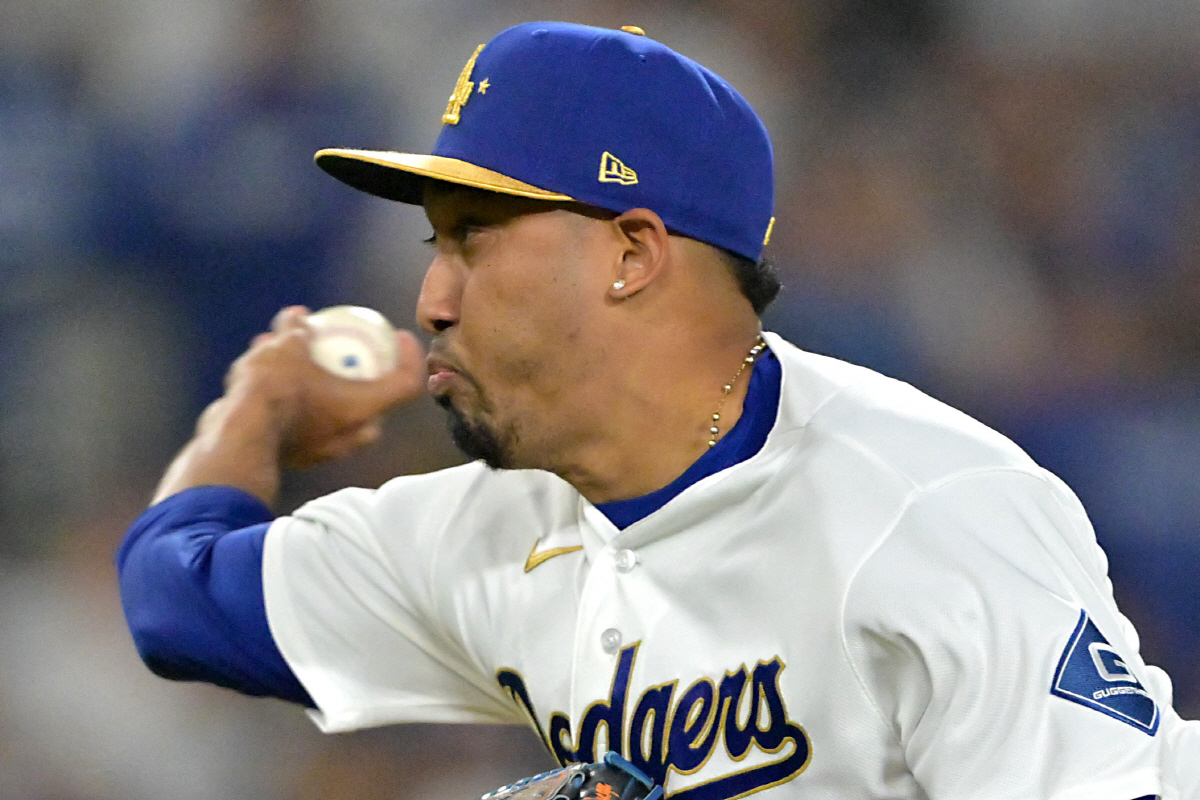 [공식 발표]LAD 눈물 펑펑! '특급 마무리' 결국 수술대 오른다…'3년 1015억' 역대급 먹튀 될까?→시즌 막판에나 복귀 가능