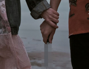 강도 위장 남편 살해한 아내…