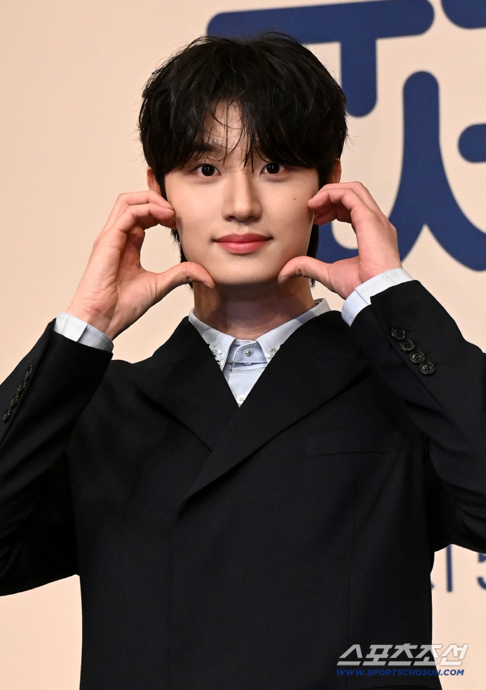 "말티즈 똥도 먹지 않나요?" 파장은 시작일뿐..김재원, 웹찢남 신순록에 제대로 입덕했다