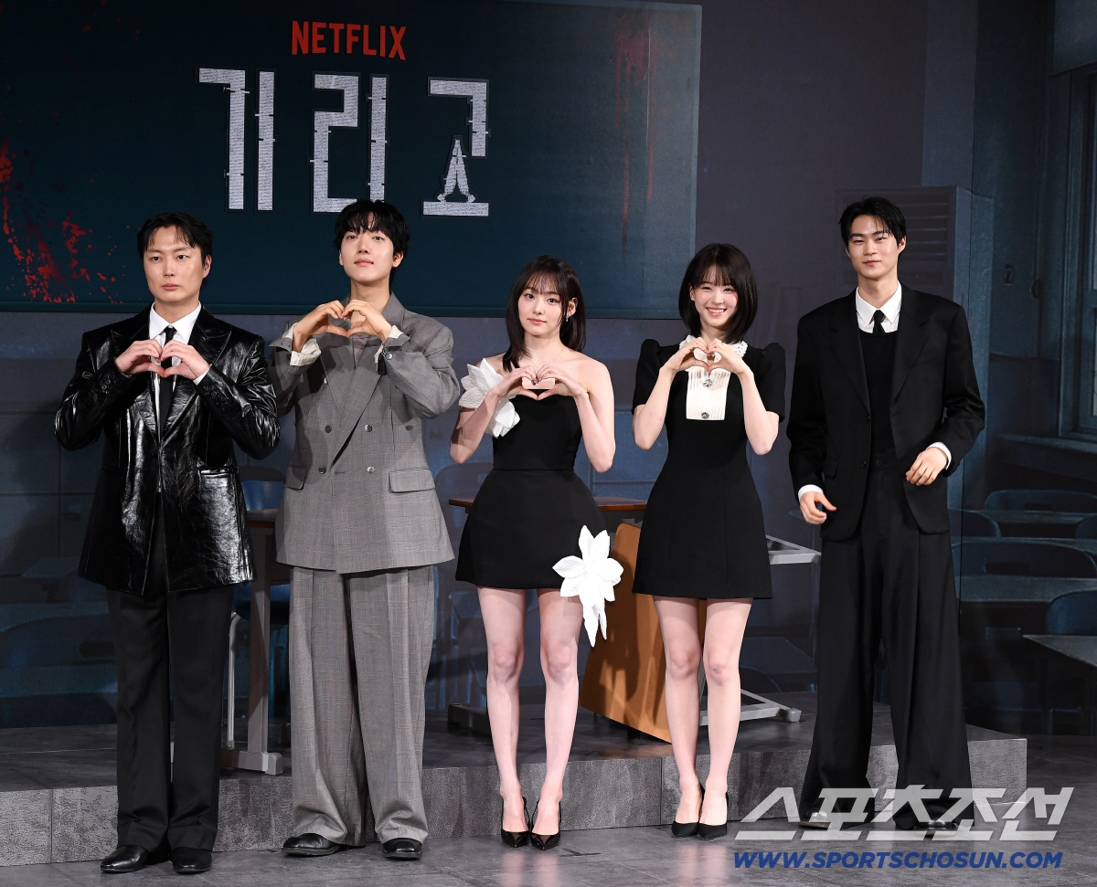 21일 용산CGV에서 넷플릭스 드라마 '기리고' 기자간담회가 열렸다. 포즈를 취하고 있는 기리고 주연 배우들. 용산=송정헌 기자 songs@sportschosun.com/2026.04.21/