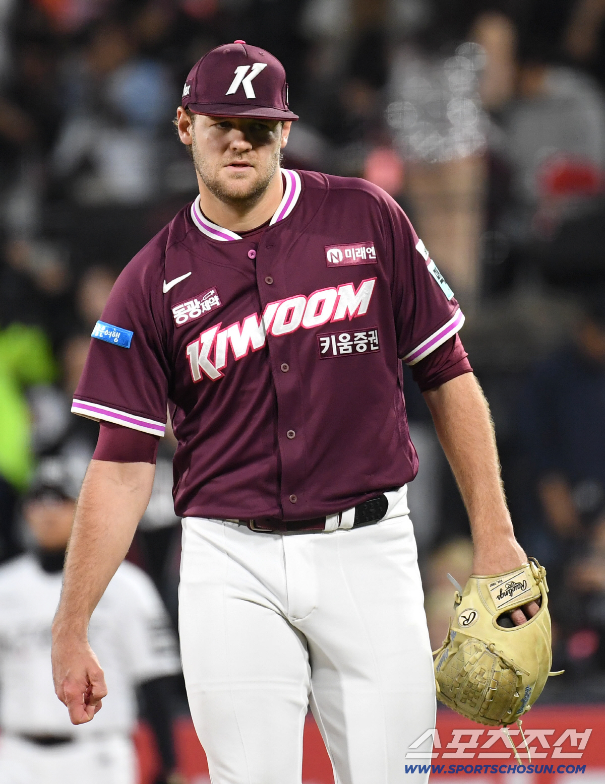 17일 수원 케이티위즈파크에서 열린 KT와 키움의 경기. 1, 2, 3회 연속 이닝 실점을 허용한 키움 선발 와일스. 수원=송정헌 기자 songs@sportschosun.com/2026.04.17/
