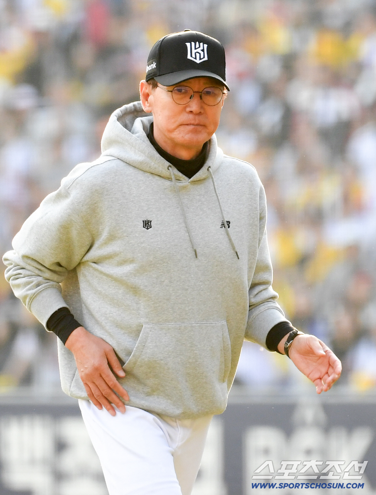 29일 잠실구장에서 열린 LG와 KT의 경기. 9회말 1사 1루 KT 이강철 감독이 마운드를 찾아 마무리 박영현을 격려하고 있다. 잠실=박재만 기자 pjm@sportschosun.com/2026.03.29/