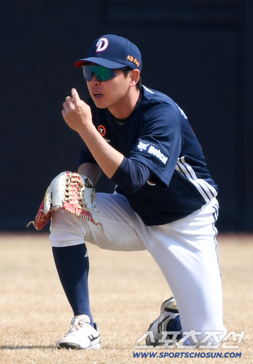 17일 대전 한화생명볼파크 열린 한화 이글스와 두산 베어스의 경기. 두산 정수빈이 숨을 고르고 있다. 대전=박재만 기자 pjm@sportschosun.com/2026.03.17/