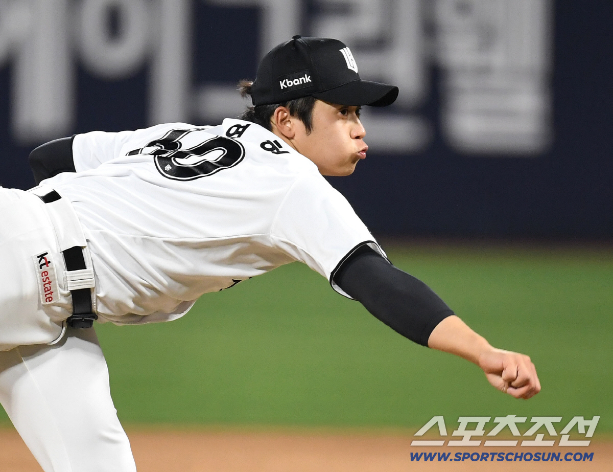 18일 수원 케이티위즈파크에서 열린 KT와 키움의 경기. 투구하고 있는 KT 박영현. 수원=송정헌 기자 songs@sportschosun.com/2026.04.18/