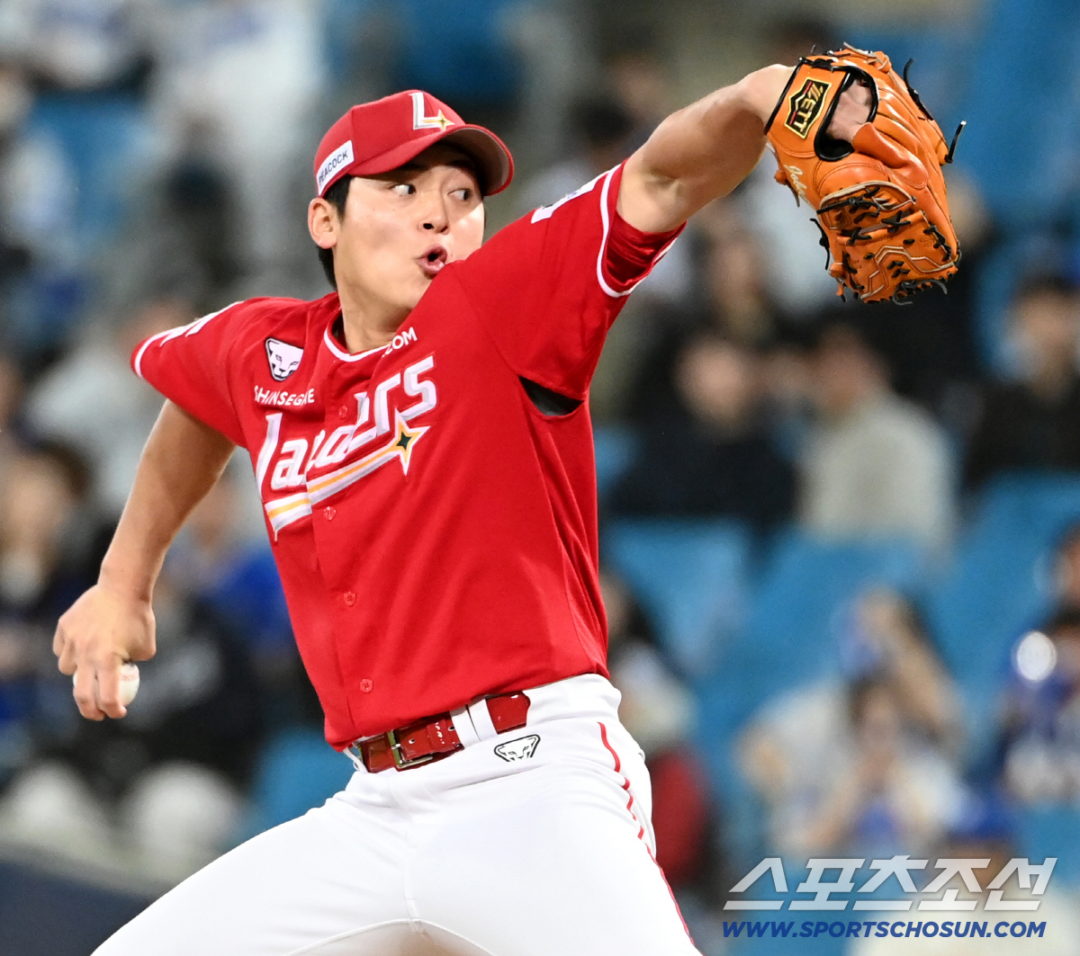 21일 대구삼성라이온즈파크에서 열린 SSG와 삼성의 경기. SSG 조병현이 역투하고 있다. 대구=허상욱 기자 wook@sportschosun.com/2026.04.21/