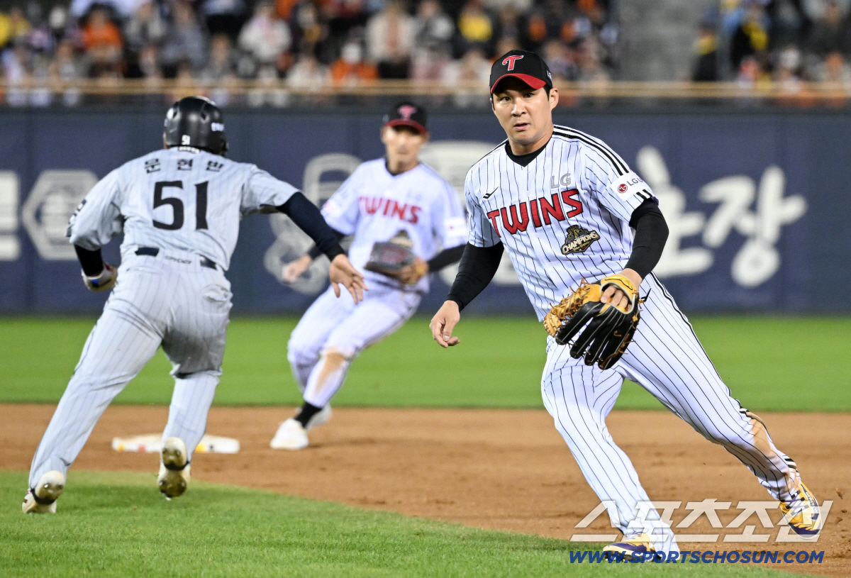 천하의 오지환에게 포구 실책 2개는 치명적이었다.