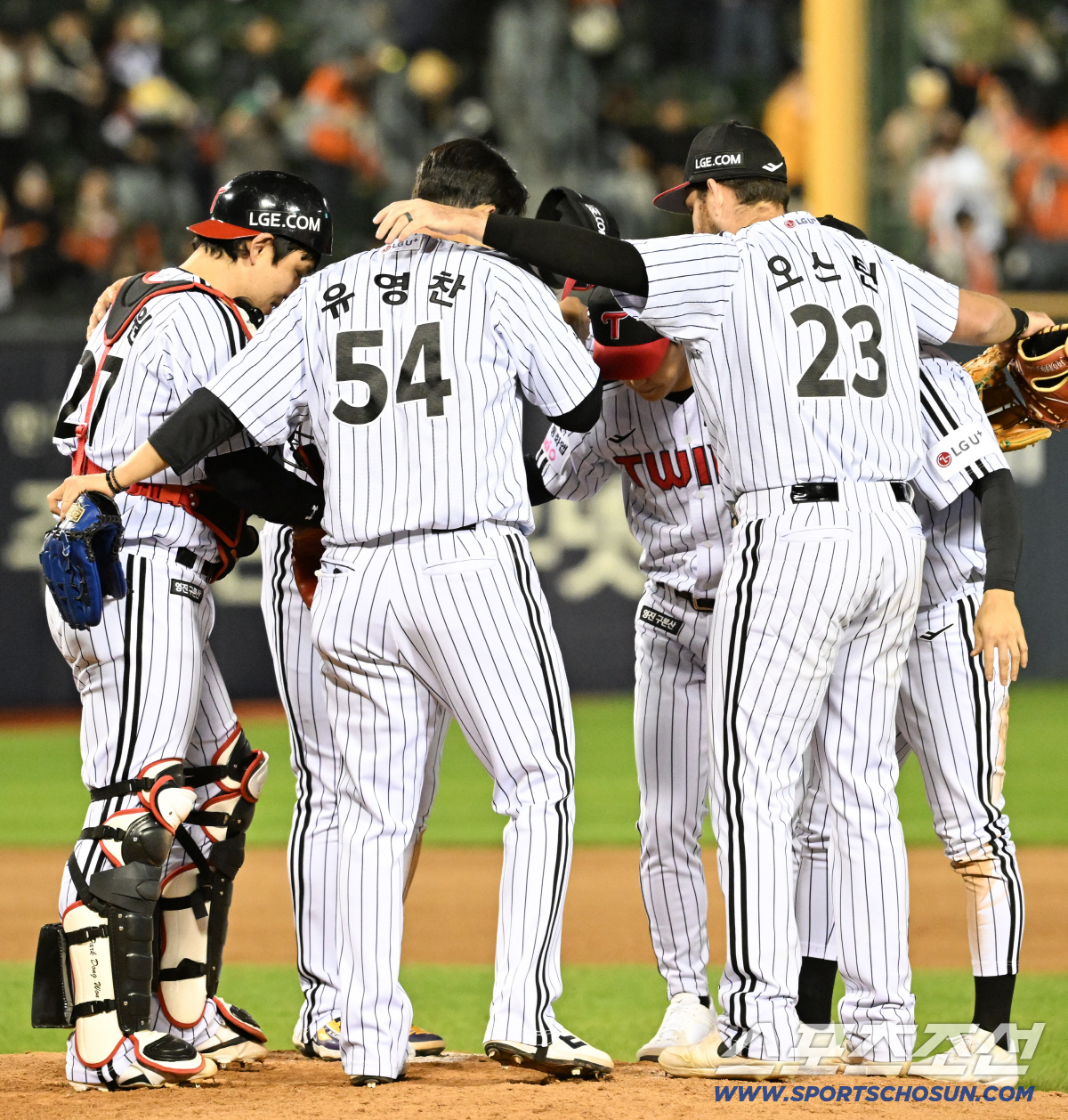 오지환 수비 실책을 모두가 한마음으로 감싼 LG 트윈스.