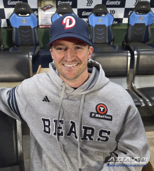 KBO 올 수 있다는 믿음에, 소속팀도 없이 버텼다...벤자민 택한 두산, 초대박 조짐 [부산 현장]