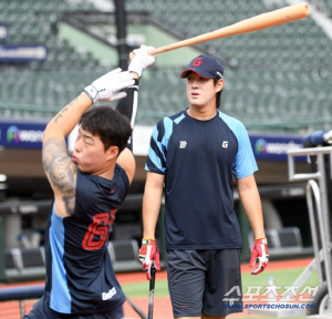 어쩌다 불법 도박 나승엽-고승민만 기다리는 팀이 됐나...하필 복귀날이 어린이날이네 [부산 현장]