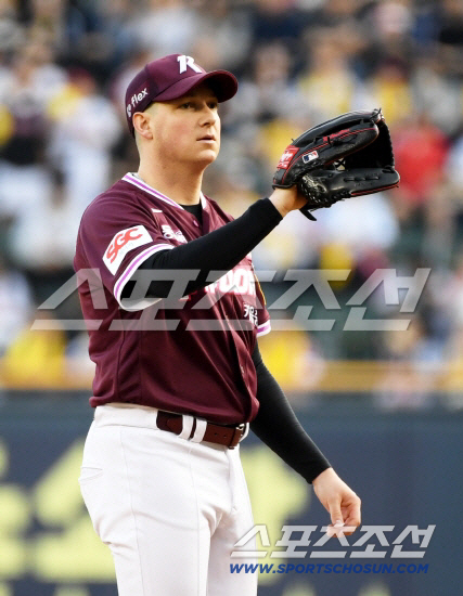 와일스 이탈은 전화위복?…'수술대 올랐던 1선발의 귀환' 로젠버그→완벽한 플랜B 될까