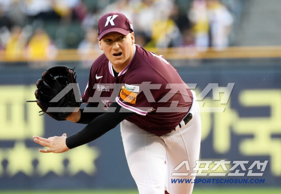 와일스 이탈은 전화위복?…'수술대 올랐던 1선발의 귀환' 로젠버그→완벽한 플랜B 될까