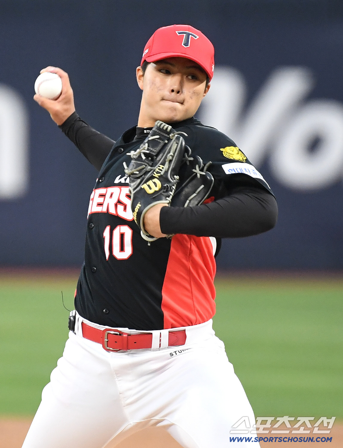 21일 수원 케이티위즈파크에서 열린 KT와 KIA의 경기. 선발 투구하고 있는 KIA 김태형. 수원=송정헌 기자 songs@sportschosun.com/2026.04.21/