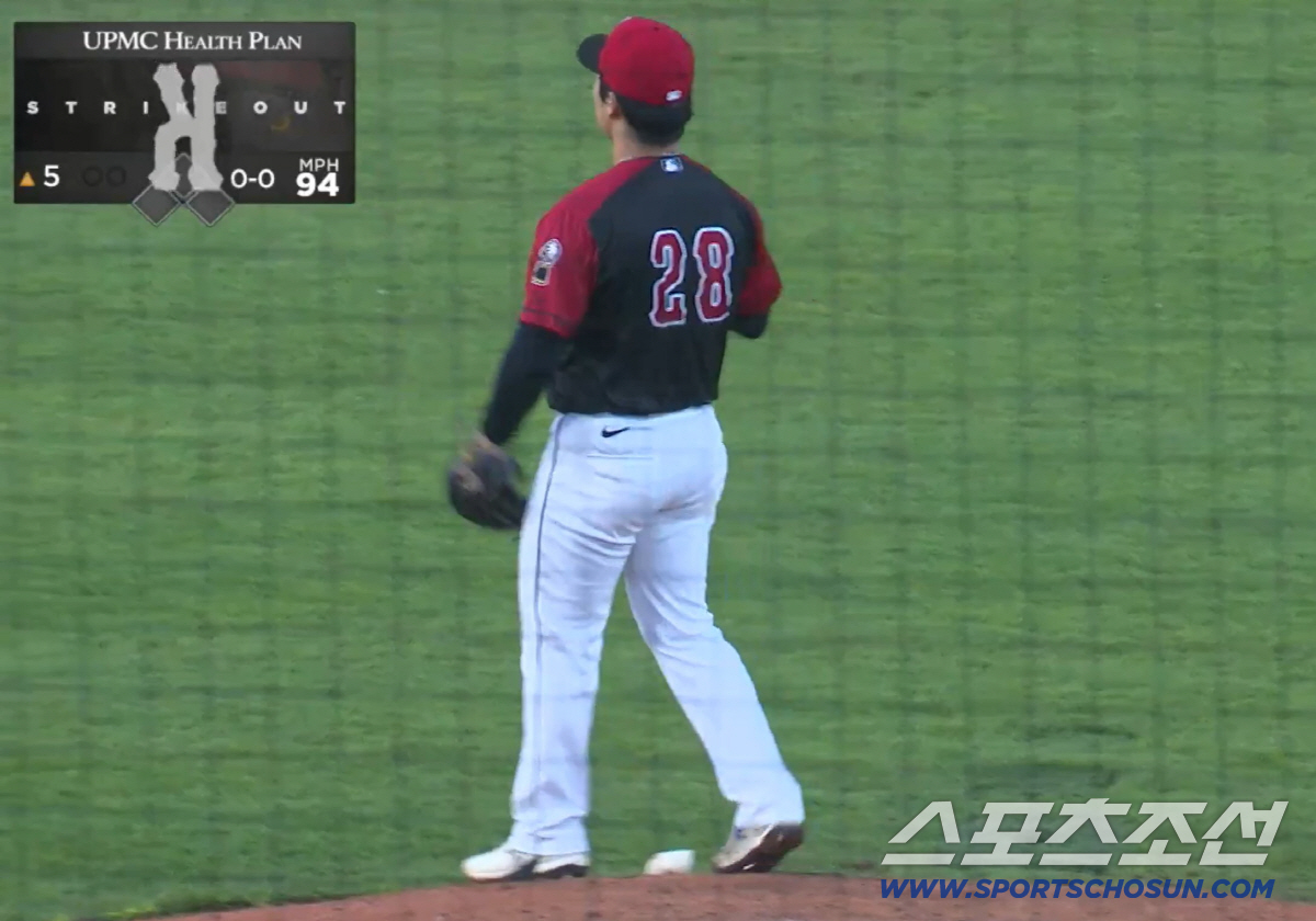 디트로이트 더블A에서 뛰고 있는 고우석이 15일(한국시각) 5회초 등판해 선두타자를 루킹 삼진을 잡았다. 이리 시울브즈 X( 구 트위터) 영상 캡쳐
