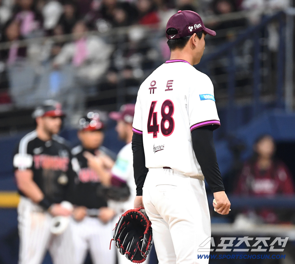 3일 고척돔에서 열린 KBO리그 키움과 LG의 경기. 6회 마운드에 올라 1아웃 잡고 강판 당하는 키움 유토. 고척=송정헌 기자 songs@sportschosun.com/2026.04.03/