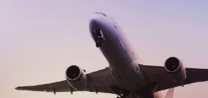 여객기 2대 공항 상공서 충돌할 뻔…100m까지 접근 '아찔'