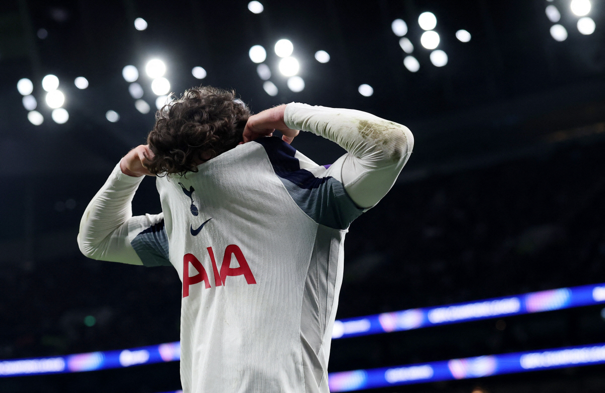 이런 대반전이! 리버풀 '손흥민 열성팬' 영입 참전, 뮌헨과 경쟁…유망주 곳간 털리는 토트넘→'울며 겨자 먹기' 이적료 1190억 요구