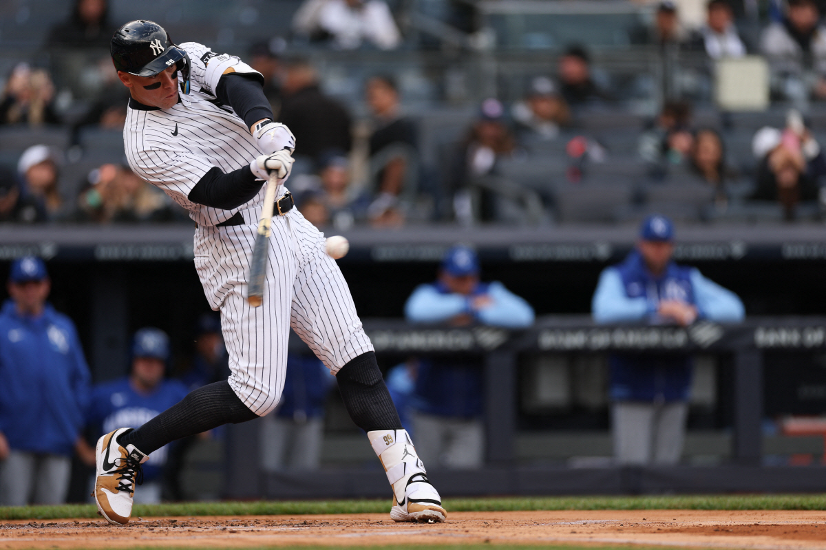 깜짝 공개! 애런 저지 3루수로 포지션 변경? 내야 수비 영상 유출…양키스 감독 "저지는 여러 포지션 다 가능"→후반부 1루수 변경 전망