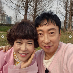 박명수, '여사친' 조혜련에 '현금 50만원' 쐈다…"연극배우들 밥 사줘"