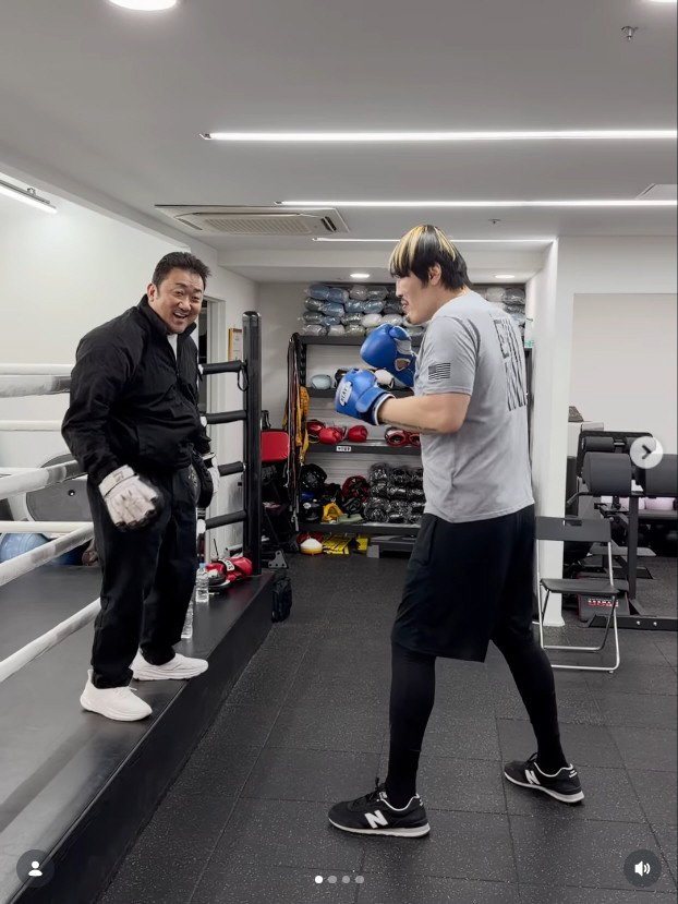 마동석, '218cm' 최홍만 옆 '꼬마동석' 등극…"역대급 착시"