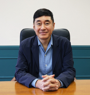 단독 입후보, 차기 연맹 총재 유력…3년 타이틀스폰서로 신호탄 쐈다