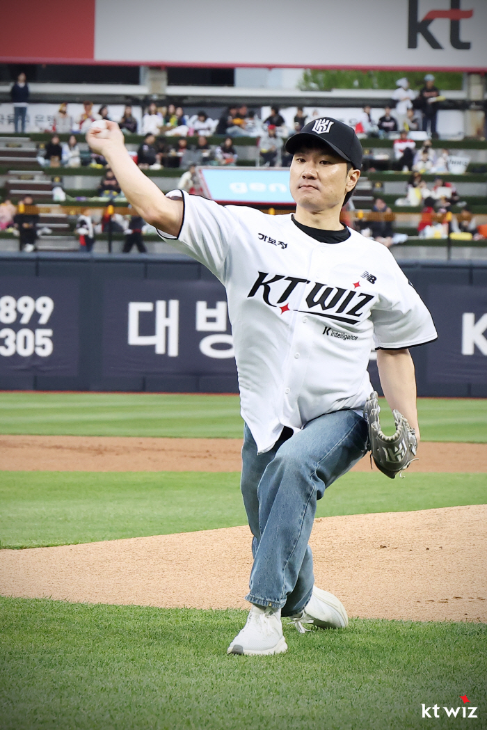 "좋은 기운 전해지길" KT 위즈, 21일 '장애인의날' 패럴림픽 국가대표 이제혁 시구