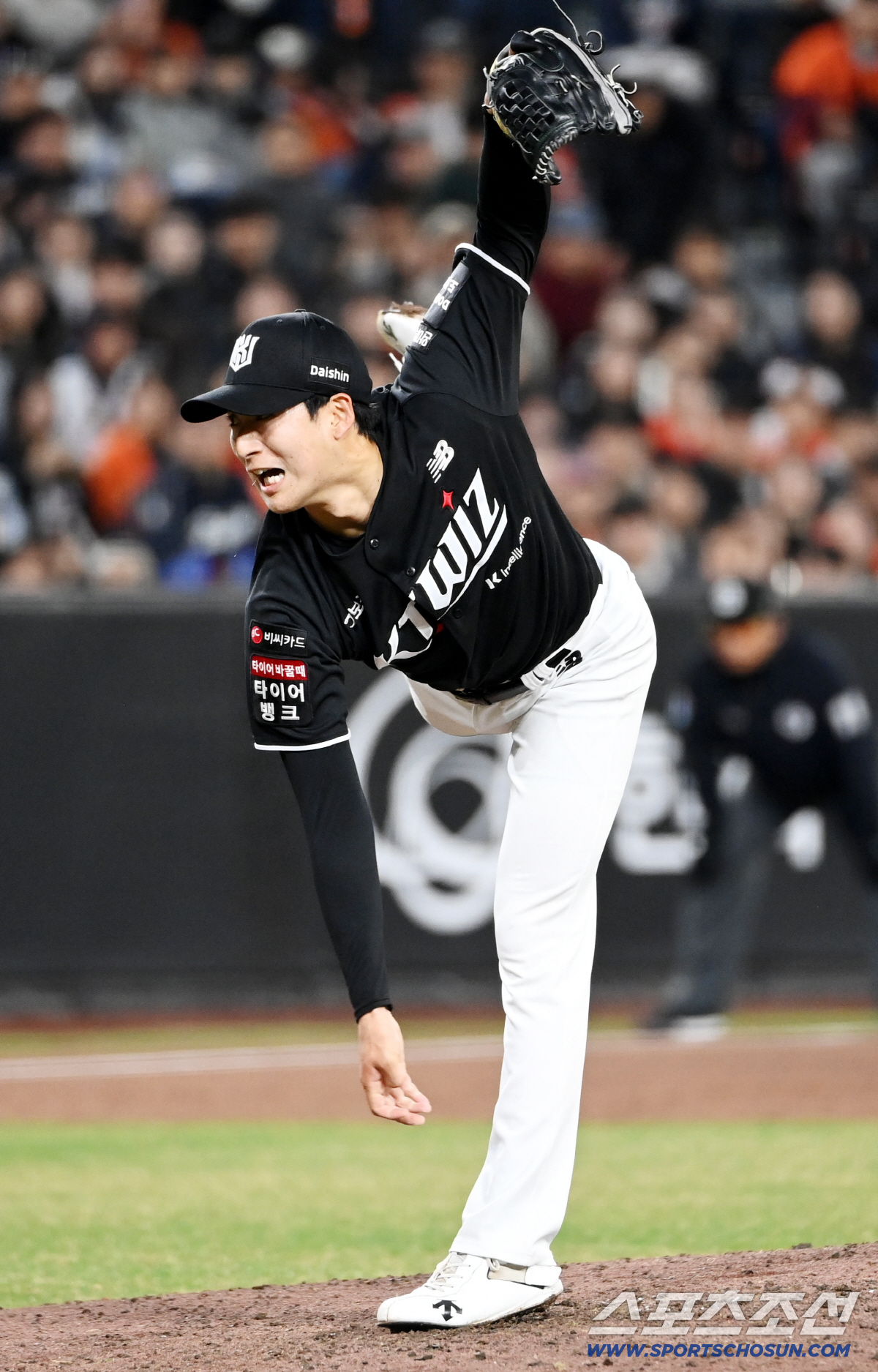 31일 대전한화생명볼파크에서 열린 KT와 한화의 경기. 역투하는 KT 스기모토. 대전=허상욱 기자 wook@sportschosun.com/2026.03.31/