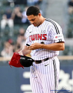 'LG 13승 외인 이탈' 초비상, 4G ERA 6.75 부진 이유 있었다…"대체 선수 준비도 하고 있다"