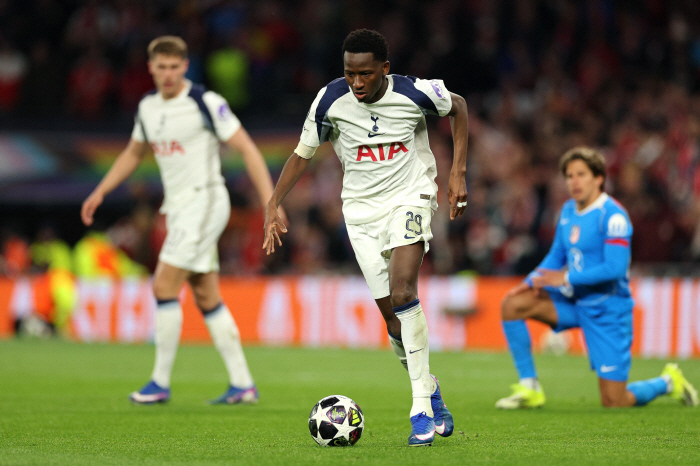 '흥민이형, 저도 떠나려고요' 강등 위기 토트넘 주력 탈출 러시, 파페 사르↔페네르바체와 협상 中