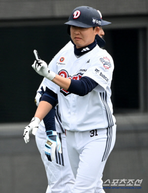 사실은 홈런 타자였나, 장타 본능 숨기고 살아왔나...놀랍다, 정수빈 2G 연속 홈런포 [부산 현장]