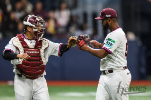 알칸타라 8이닝 무실점→안타 단 2개로 승리…키움 시즌 첫 3연승 질주