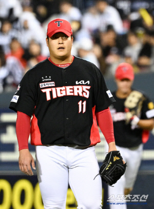 '충격 6실점' KIA 불펜 붕괴 대역전패, 4연패 수렁…8연승 신기루, 5할 승률 붕괴[수원 리뷰]