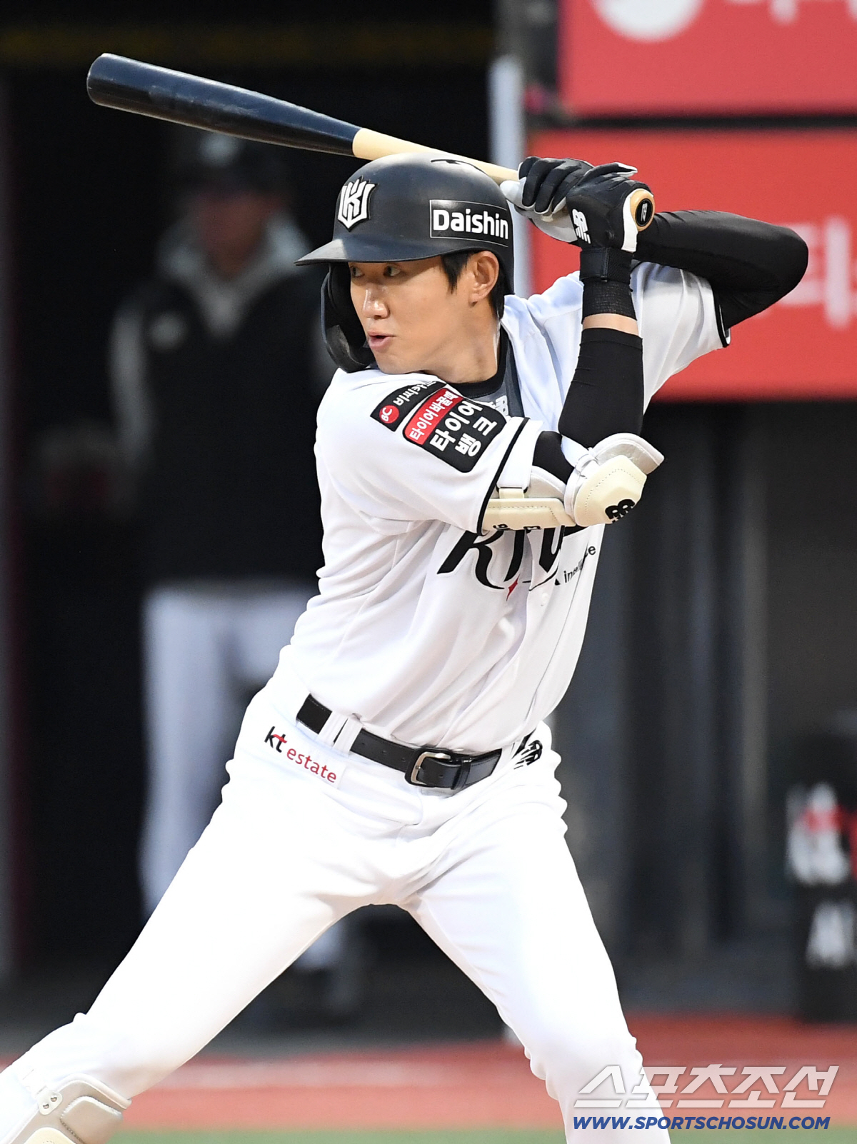 21일 수원 케이티위즈파크에서 열린 KT와 KIA의 경기. 타격하는 KT 김민혁. 수원=송정헌 기자 songs@sportschosun.com/2026.04.21/