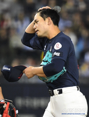 '사직 스쿠발'도 막지 못했다...5연패 롯데 충격의 꼴찌 추락, 두산 4연승 신바람 [부산 현장]