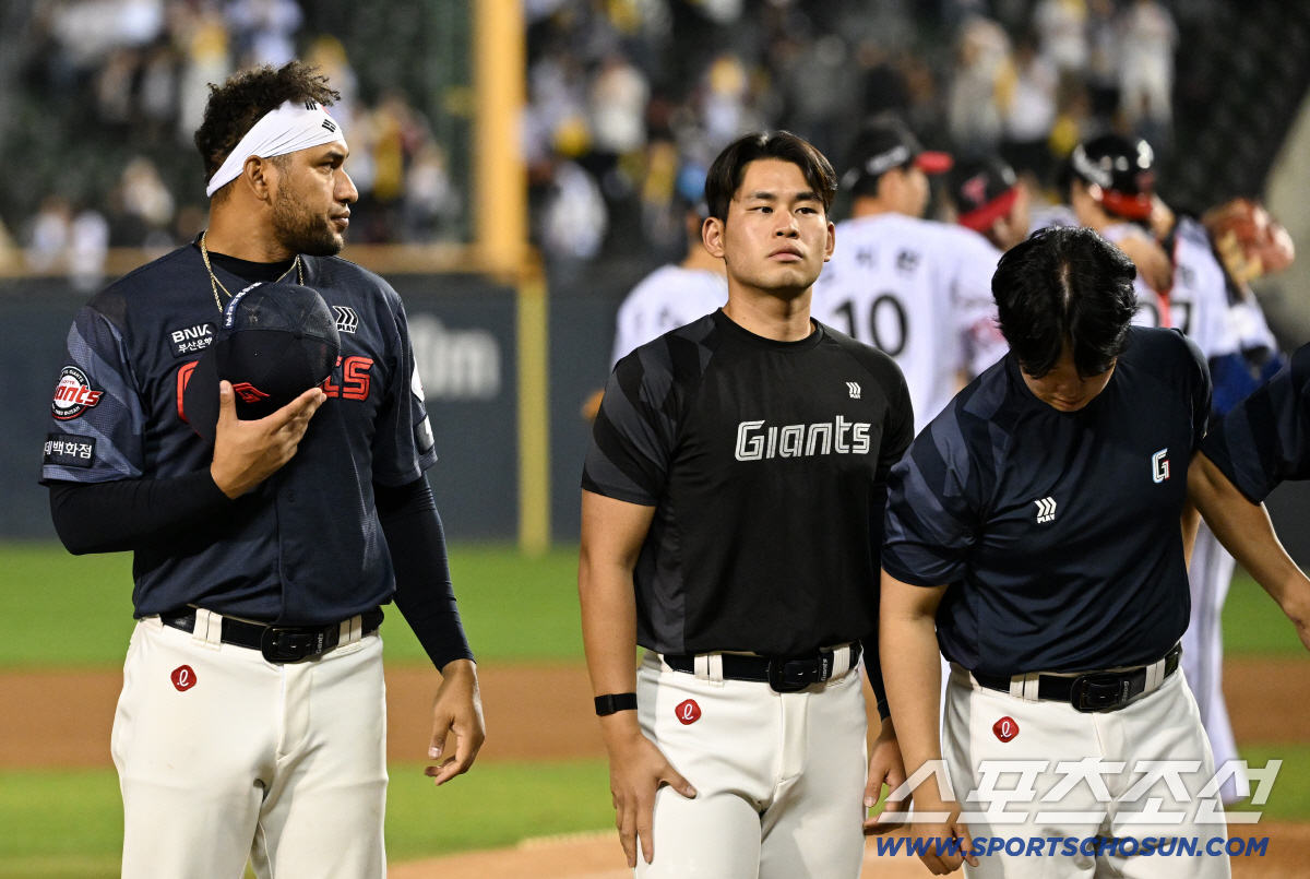 16일 잠실구장에서 열린 LG와 롯데의 경기. 패한 롯데 레이예스가 아쉬워하고 있다. 잠실=박재만 기자 pjm@sportschosun.com/2026.04.16/