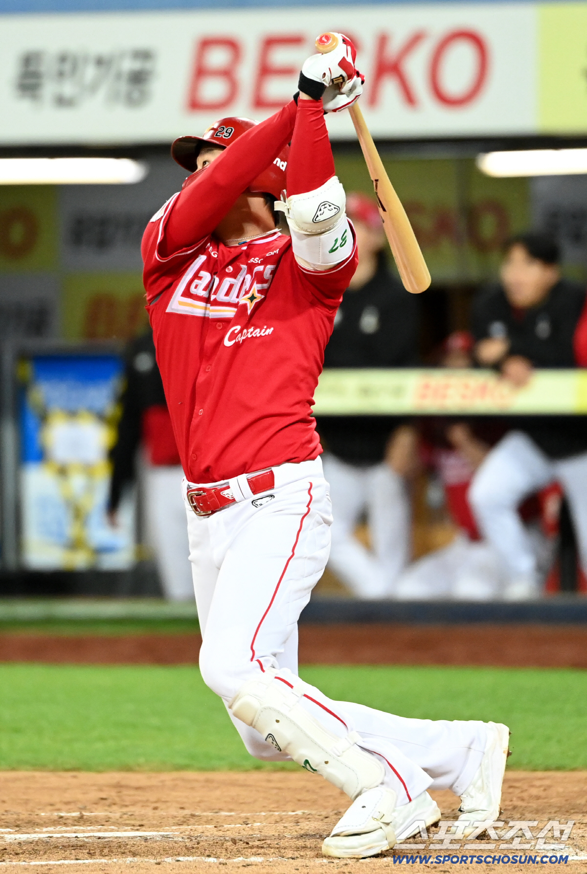 22일 대구삼성라이온즈파크에서 열린 SSG와 삼성의 경기. 9회초 1사 1,2루 오태곤이 역전 2타점 2루타를 치고 있다. 대구=허상욱 기자 wook@sportschosun.com/2026.04.22/