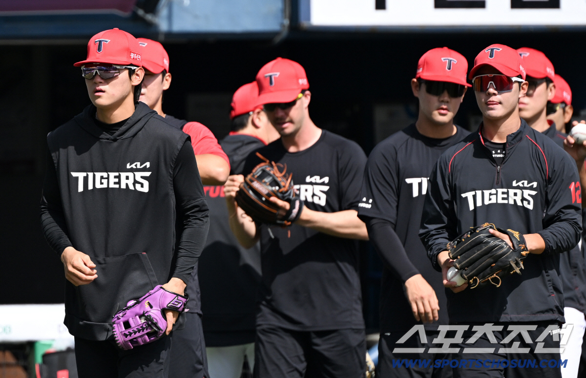 18일 잠실구장에서 열린 두산과 KIA의 경기. KIA 김도영이 훈련을 하고 있다. 잠실=박재만 기자 pjm@sportschosun.com/2026.04.18/