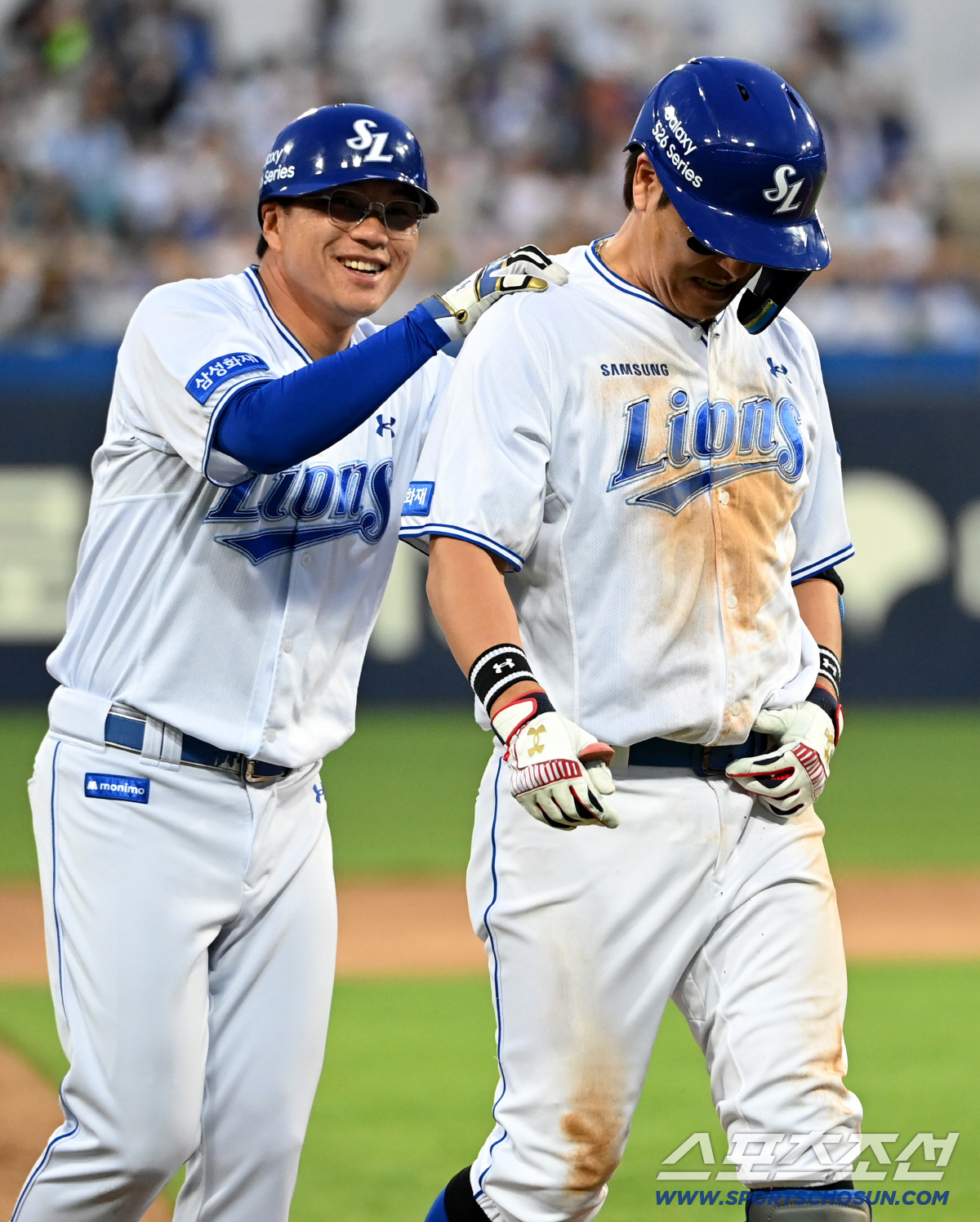 아쉬움 속에 더그아웃으로 향하고