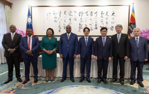 `아프리카 방문 무산` 대만총통 "中이 탄압할수록 국력강화해야"