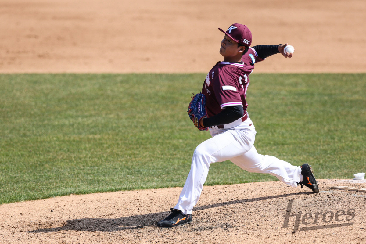 '광속구 에이스'→'7억팔' 토종 원투펀치 뜬다…ERA 1.88 박준현 "퓨처스 수준은 아냐" 꿈의 조합 커밍순