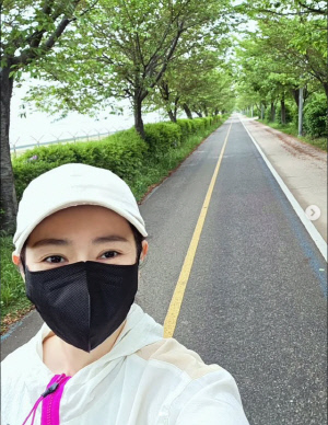 '윤상현♥' 메이비, 운동 1년 만에 현타…"더 먹고 건강한 돼지 될 듯"