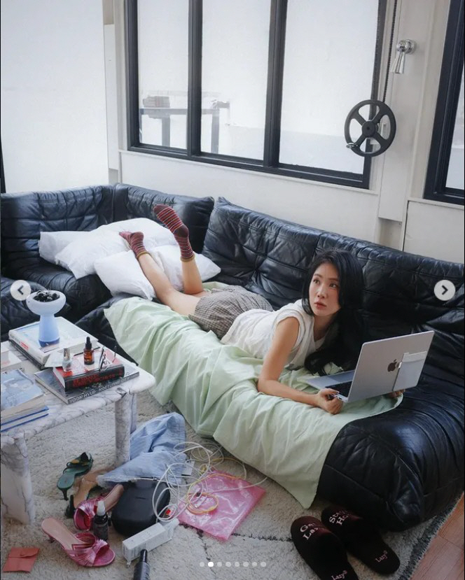 소유, 20kg 감량하더니 진짜 '뼈말라' 됐네…무릎 꿇고 앉아도 굴욕 없는 허리라인