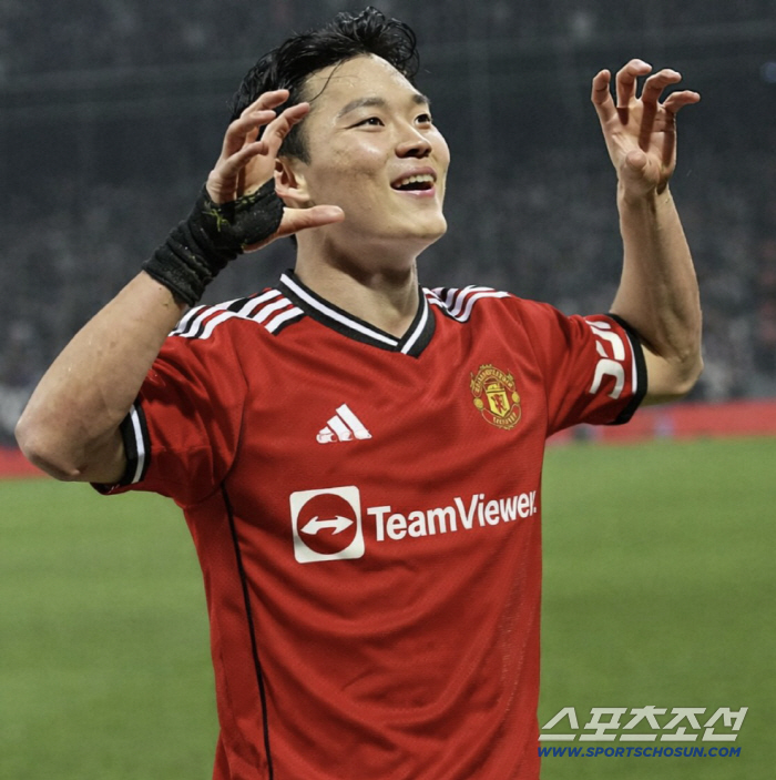 "690억 내놔!" 오현규, 韓 축구 역사에 남을 '손흥민-김민재급' 이적 물 건너가나...맨유-토트넘 노리는데 "당분간 이적 제안 고려 안 해"