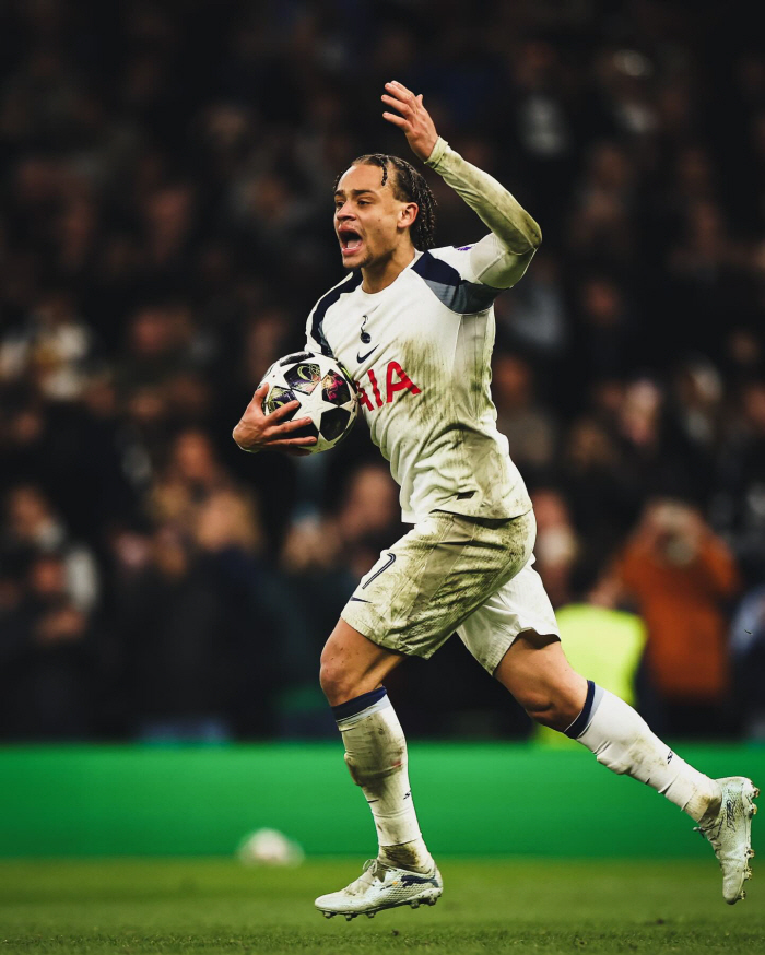 '미친 세리머니' 후 비난 폭주, 손흥민 7번 내팽게치고 떠날까...토트넘 탈출 가능성 급부상 "강등 확정 후 520억에 뮌헨 이적"