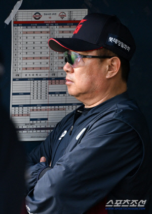 '충격 5연패, 꼴찌 추락' 롯데, 성적보다 더 뼈아픈 건 기본기 실종이다 [부산 현장]