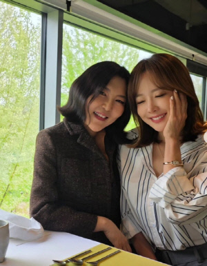 한혜연, 공복 러닝으로 16kg 빼더니 슬림 비주얼…'50kg' 소유진 옆 확연한 변화