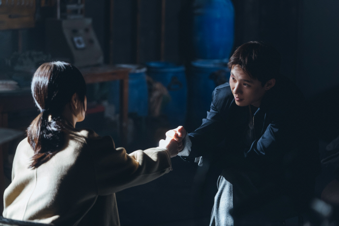 '골드랜드' 박보영X김성철, 이토록 살벌한 '남매 케미'라니