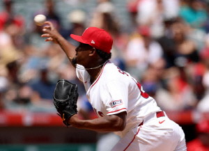 'ERA 0.24' ML를 삼켰다! 126년 최초의 기록 세운 소리아노가 누구야? 스쿠벌 밀어낸 뉴에이스