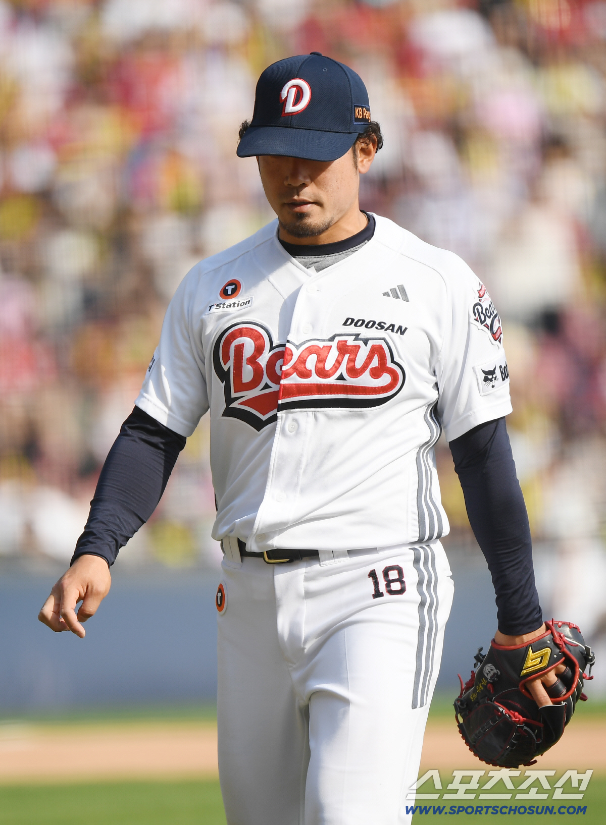 19일 서울 잠실구장에서 열린 KIA-두산전. 7회초 2사 1, 3루 위기를 맞은 타무라가 교체되고 있다. 잠실=정재근 기자 cjg@sportschosun.com/2026.4.19/
