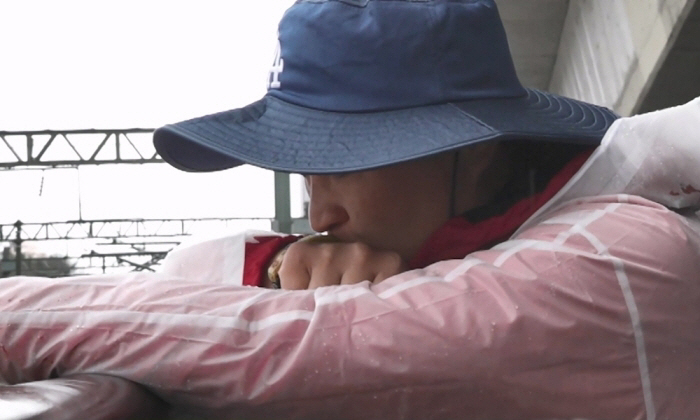 "너무 처절했다" 구성환, 비틀거리면서도 꽃분이 생각...팔찌에 입맞춤