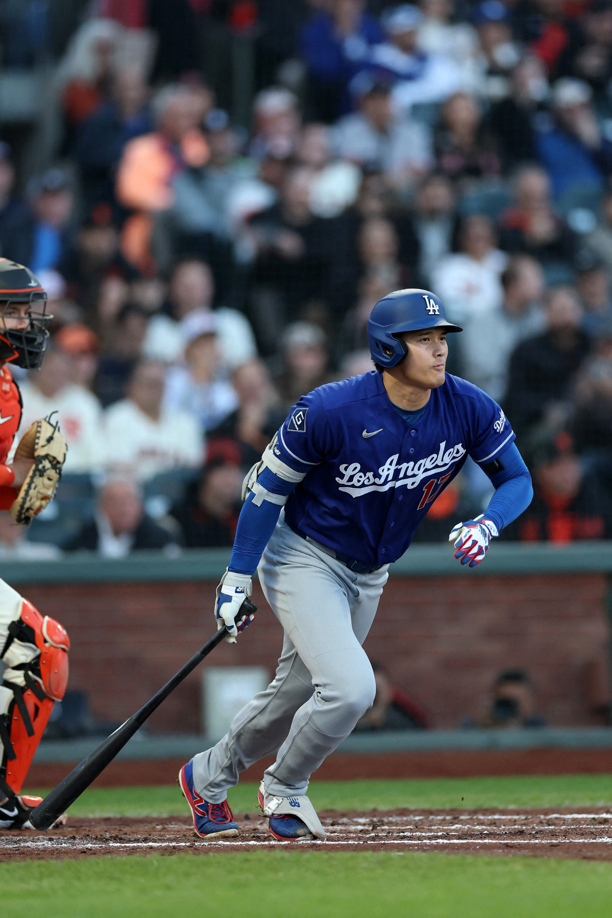 SAN FRANCISCO, CALIFORNIA - APRIL 22: Shohei Ohtani #17 of the Los Angeles Dodgers grounds out against the San Francisco Giants in the third inning at Oracle Park on April 22, 2026 in San Francisco, California. Ezra Shaw/Getty Images/AFP (Photo by EZRA SHAW / GETTY IMAGES NORTH AMERICA / Getty Images via AFP)